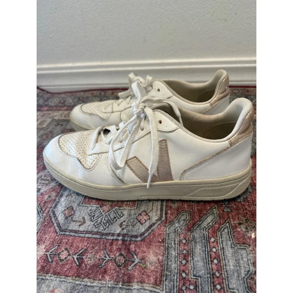 Veja V-10 White Rose Gold Leather Low Top Sneakers Womens Size‎ 10 EUR 42